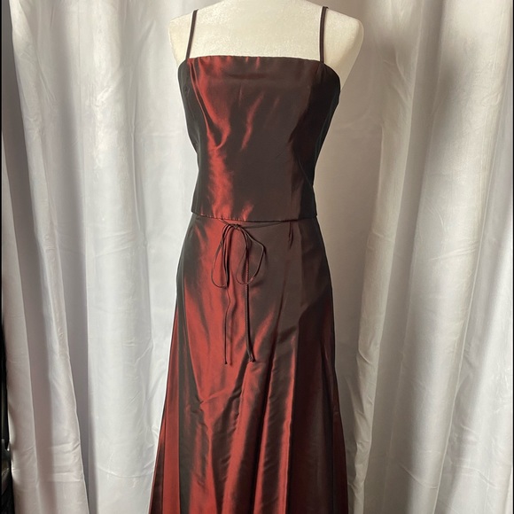 LAUNDRY two piece formal dress. - Picture 2 of 13